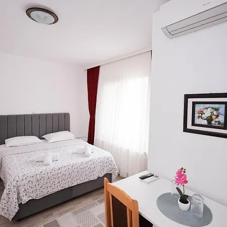 Family Alex Hotel Slatograd